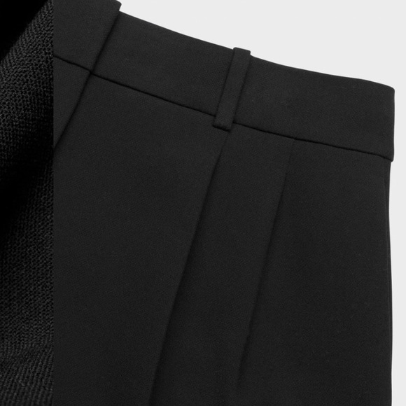 Babaton Pleated Mini Short - Picture 7 of 11